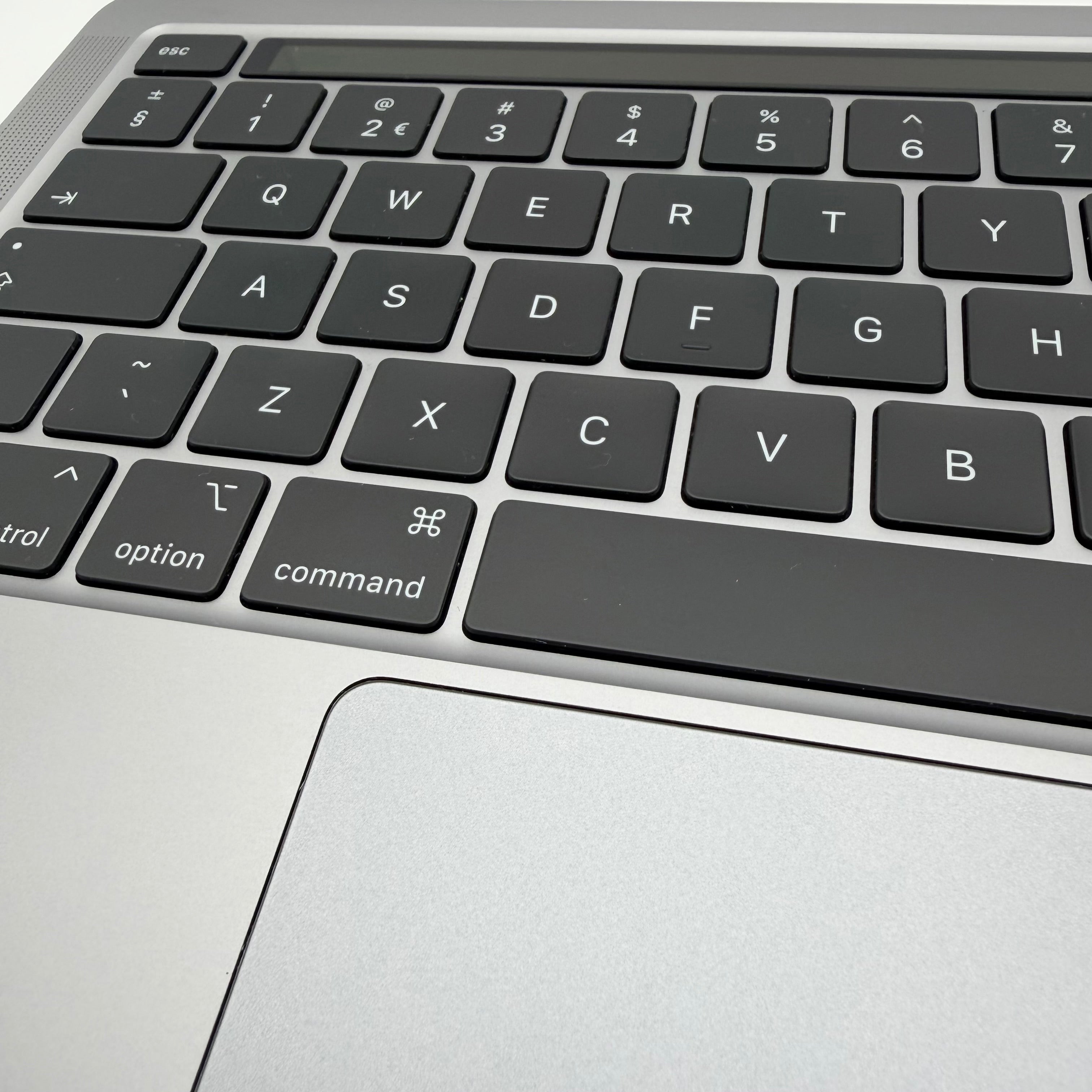 Complete top case with keyboard for MacBook Pro M1 13” A2338, Space Gray, 45 battery charge cycles.