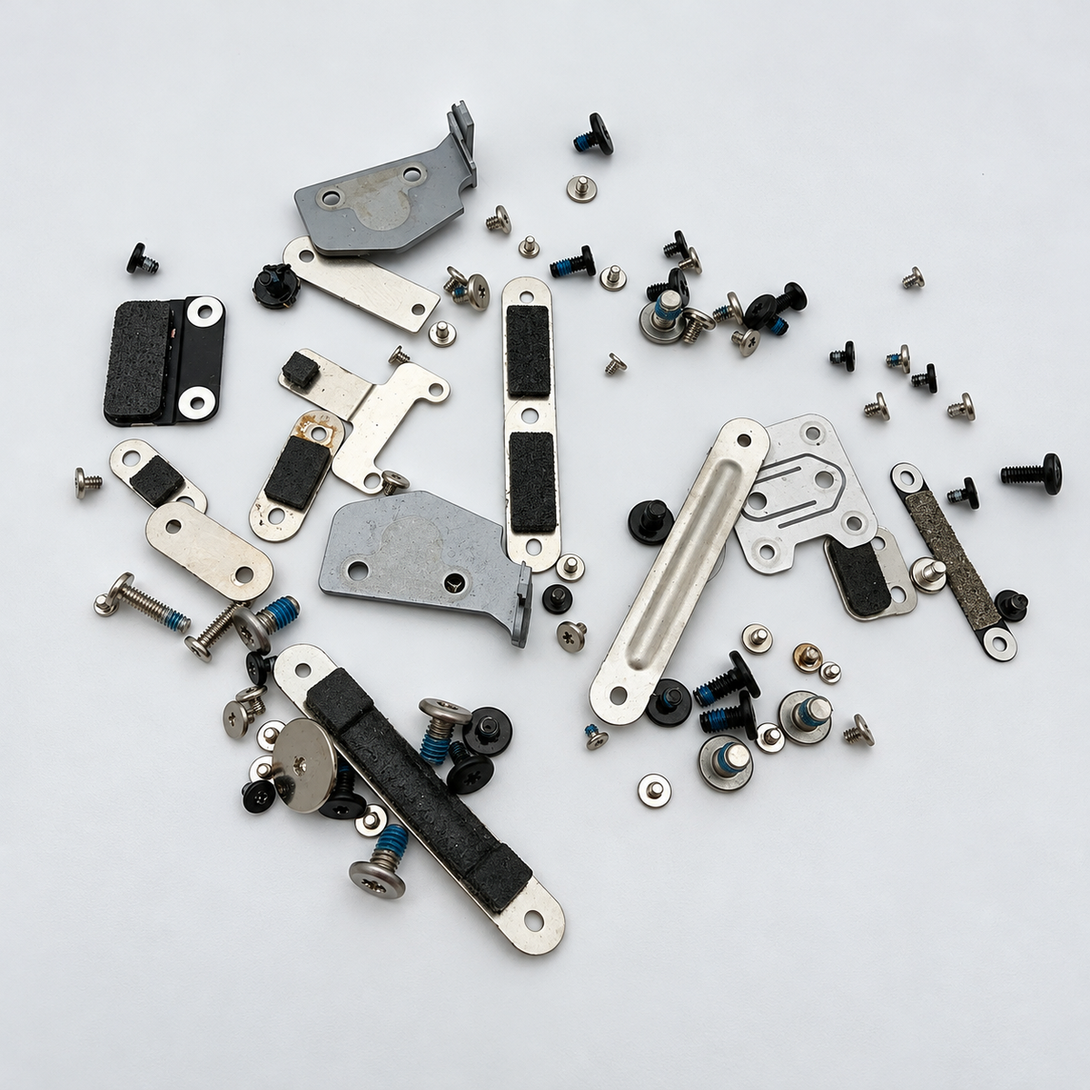 Trackpad screws & brackets Macbook air m2 A2681