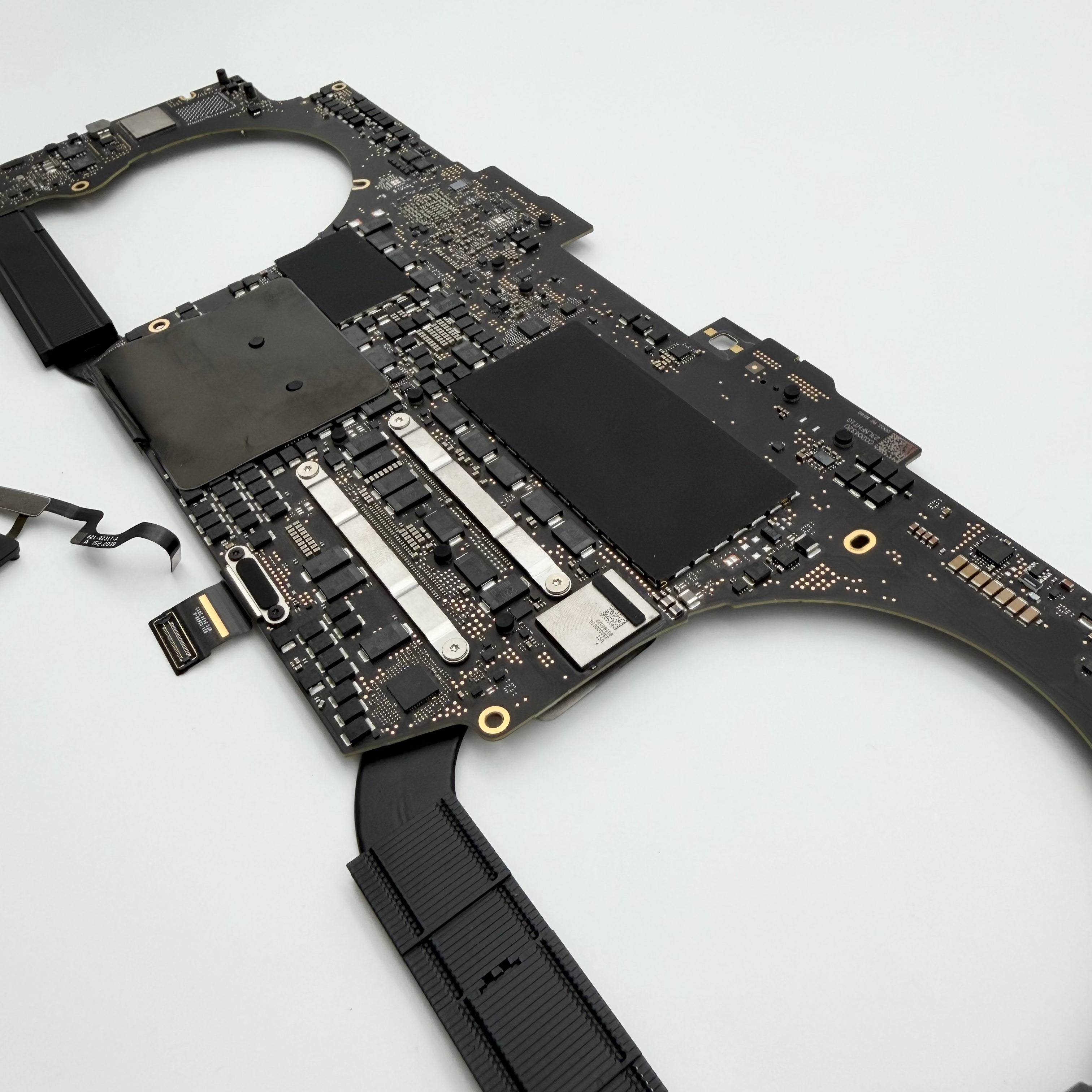 Motherboard / Logic board + Touch ID a2141 Macbook pro 16” 2019 512GB 16Gb